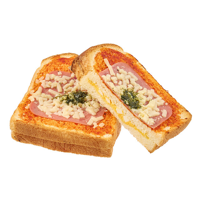 濃厚ソースの焼きそばパン | NewDays エキナカポータル